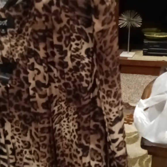 FINAL PRICE NWT ODDY accordian-style flared hem pleated sleeves blouse M - Picture 4 of 8